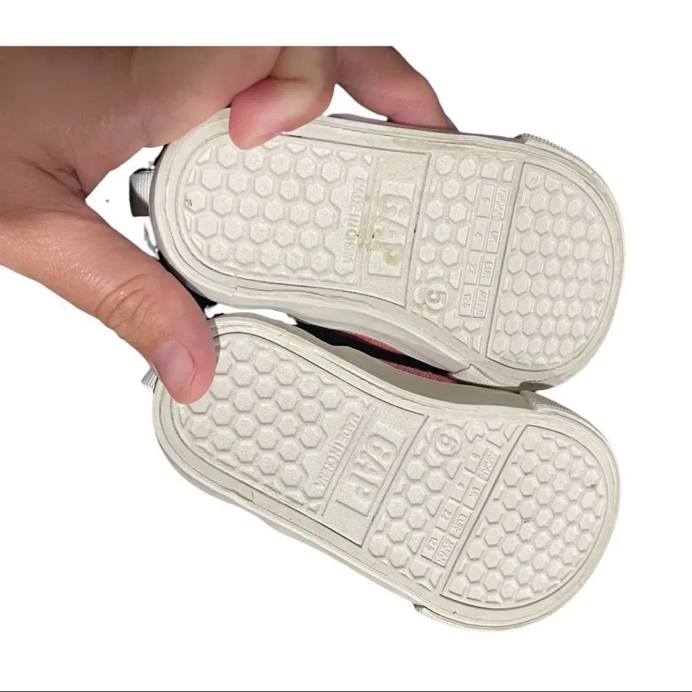 4/$25‎ - Gap Kids Red & White Slip-On Loafers